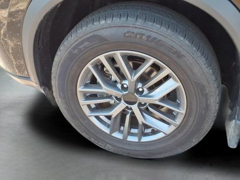 Used 2024 Nissan Rogue S AWD/4WD image 18