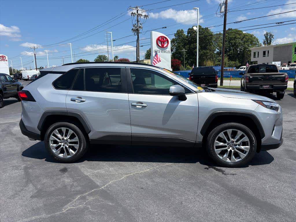Used 2022 Toyota RAV4 Limited FWD image 2