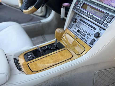 Used 2004 Lexus SC 430 Convertible image 37