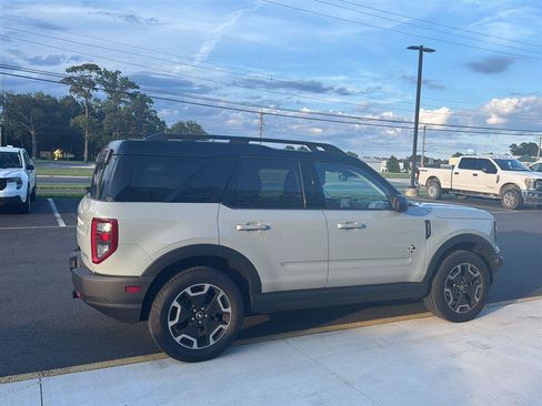 Used 2022 Ford Bronco Sport Outer Banks w/ Tech Package AWD/4WD image 9