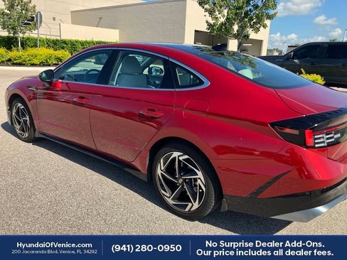 Used 2024 Hyundai Sonata SEL w/ Convenience Package FWD image 10