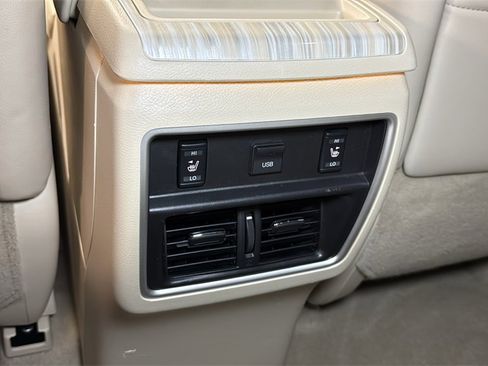 Used 2015 Nissan Murano Platinum w/ Platinum Technology Package image 17