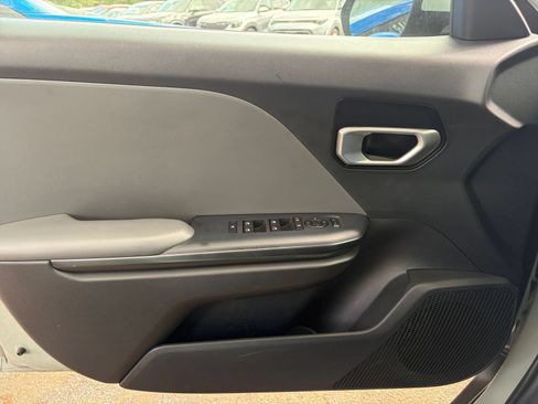 Used 2025 Kia K4 FWD image 29