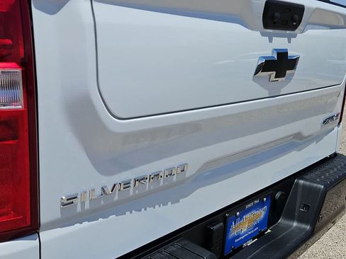 Used 2026 Chevrolet Silverado 1500 ZR2 AWD/4WD image 11