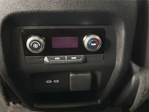 Used 2025 GMC Acadia Elevation image 40