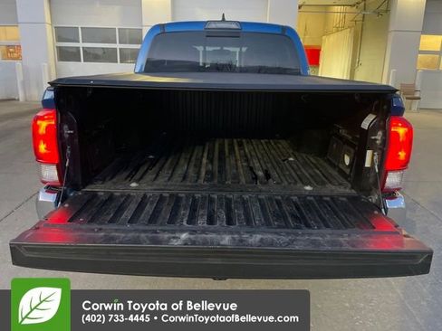 Used 2017 Toyota Tacoma TRD Off-Road image 21