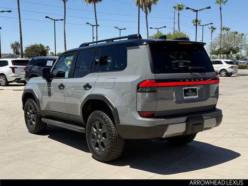 Used 2026 Lexus GX 550 AWD/4WD image 4