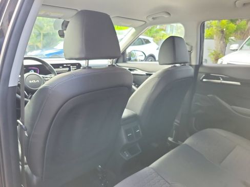 Certified 2025 Kia Seltos S FWD image 8