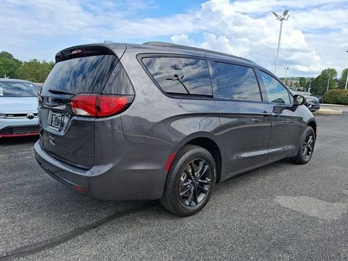 Used 2020 Chrysler Pacifica Touring-L w/ Advanced Safetytec Group AWD/4WD image 8