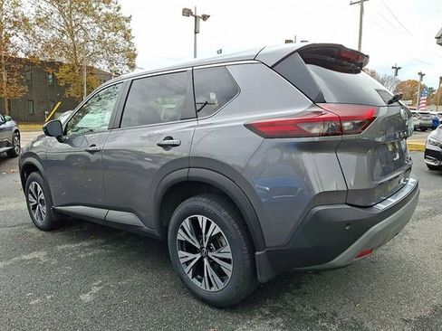 Used 2023 Nissan Rogue SV image 4