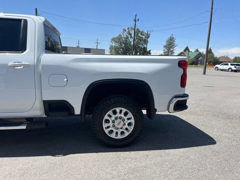 Used 2024 Chevrolet Silverado 2500 LT AWD/4WD image 9