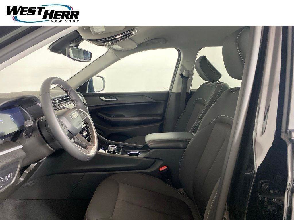 Used 2024 Jeep Grand Cherokee L Laredo AWD/4WD image 16