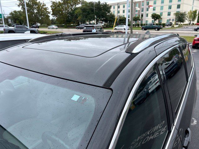 Used 2017 Chrysler Pacifica Limited FWD image 3
