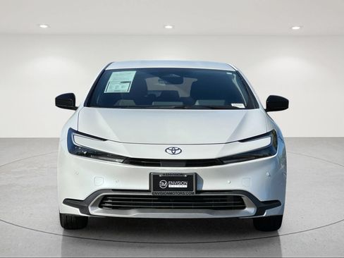Used 2025 Toyota Prius Plug-In Hybrid FWD image 8