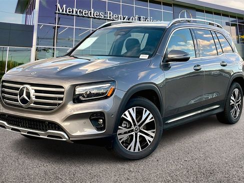 New 2026 Mercedes-Benz GLB 250 4MATIC image 2