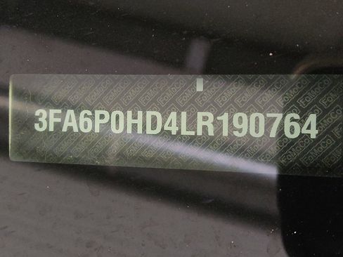 Used 2020 Ford Fusion SE FWD image 33