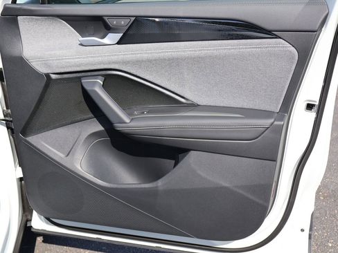 New 2025 Volkswagen Tiguan S image 13