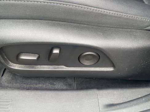 Used 2025 Chevrolet Equinox LT w/ Convenience Package II AWD/4WD image 13