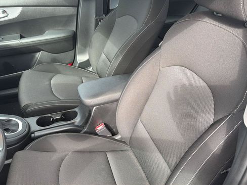Used 2023 Kia Forte LXS w/ LXS Technology Package FWD image 7