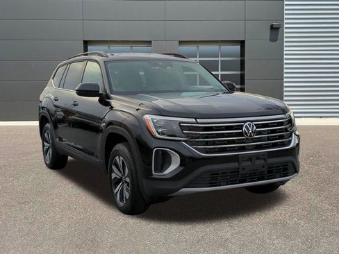 New 2026 Volkswagen Atlas SE image 1