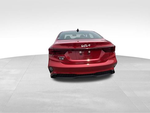 Certified 2024 Kia Forte LXS FWD image 7