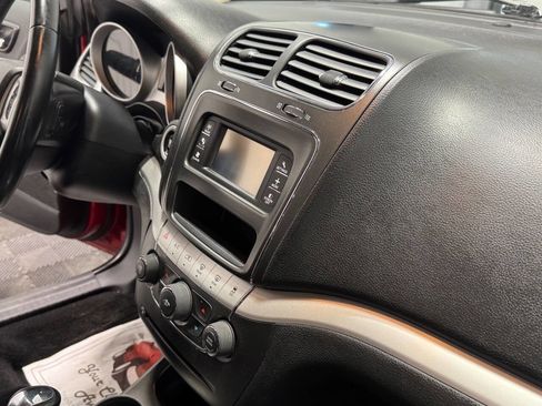 Used 2015 Dodge Journey SE w/ Flexible Seating Group image 17