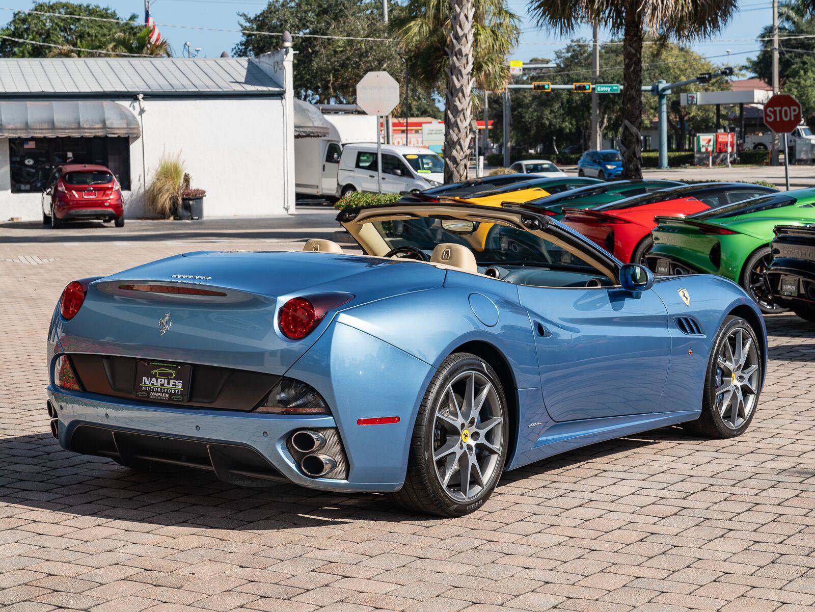 Used 2010 Ferrari California RWD image 23