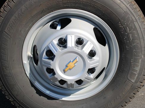 Used 2025 Chevrolet Silverado 3500 W/T w/ WT Convenience Package image 27