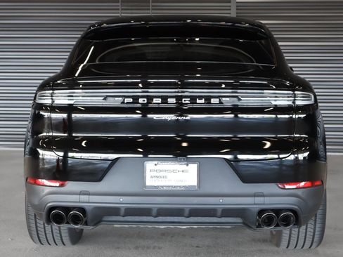 Used 2024 Porsche Cayenne Coupe AWD/4WD image 9