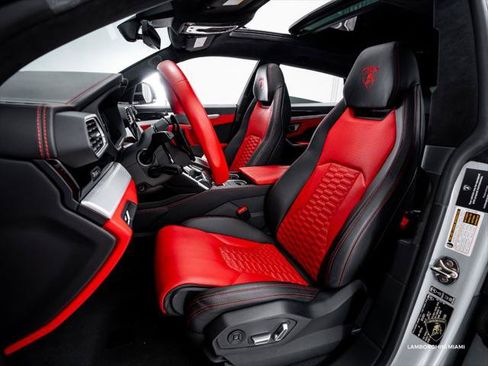 Used 2021 Lamborghini Urus AWD/4WD image 30
