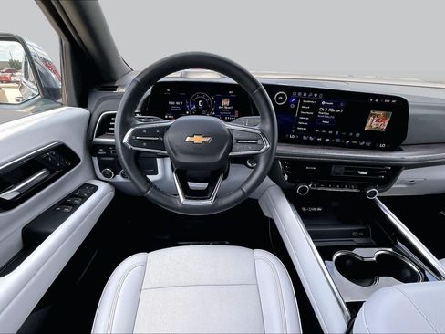 Used 2025 Chevrolet Tahoe Premier RWD image 6