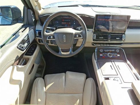 Used 2022 Lincoln Navigator Reserve image 12