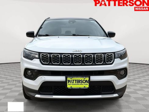 Used 2025 Jeep Compass Limited AWD/4WD image 2