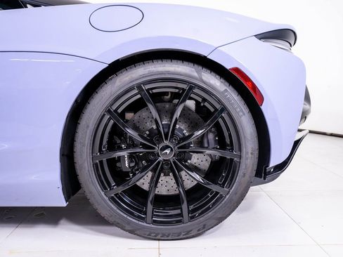 Used 2023 McLaren Artura image 14