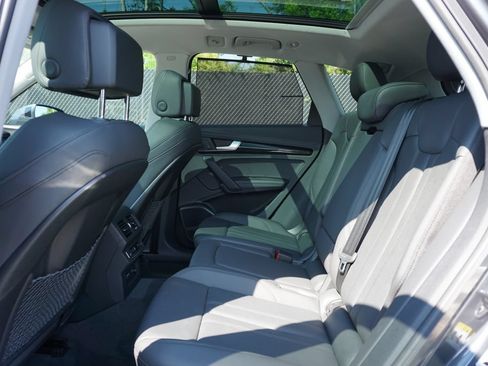 Used 2020 Audi Q5 Prestige w/ Prestige Package AWD/4WD image 13