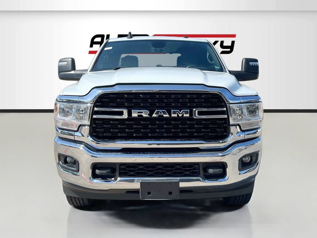 Used 2024 RAM 2500 Big Horn AWD/4WD image 2
