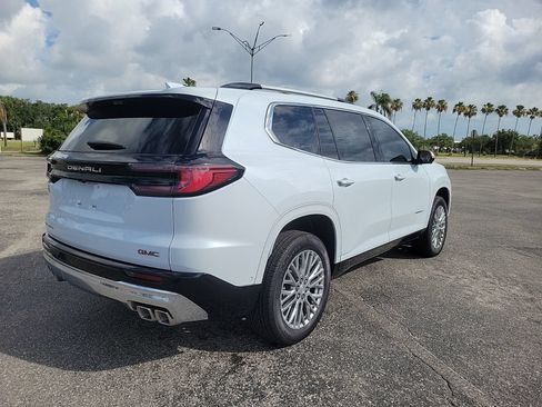 New 2026 GMC Acadia Denali w/ Super Cruise Package FWD image 5