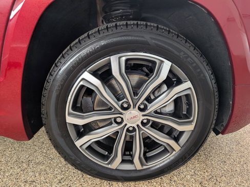 Used 2019 GMC Terrain Denali w/ GMC Pro Grade Package AWD/4WD image 22