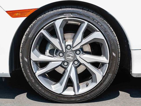 Used 2019 Honda Civic Touring image 13