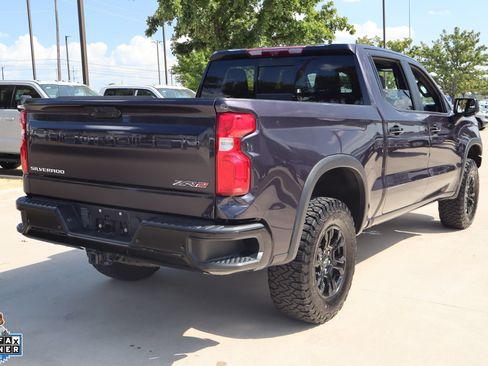 Used 2022 Chevrolet Silverado 1500 ZR2 w/ Technology Package AWD/4WD image 3
