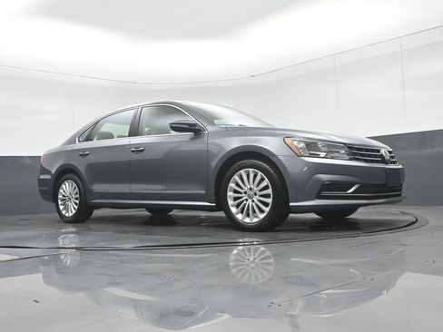 Used 2017 Volkswagen Passat 1.8T SE FWD image 49