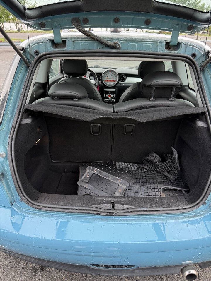 Used 2009 MINI Cooper Hardtop w/ Premium Pkg FWD image 14