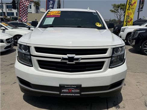Used 2018 Chevrolet Suburban LT w/ RST Edition RWD image 2