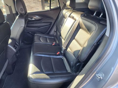 Used 2024 GMC Terrain SLT image 10