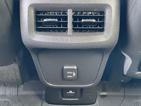 Used 2021 GMC Terrain SLT image 17