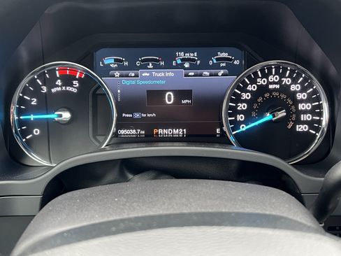Used 2017 Ford F350 Platinum w/ FX4 4x4 Off Road Package image 28