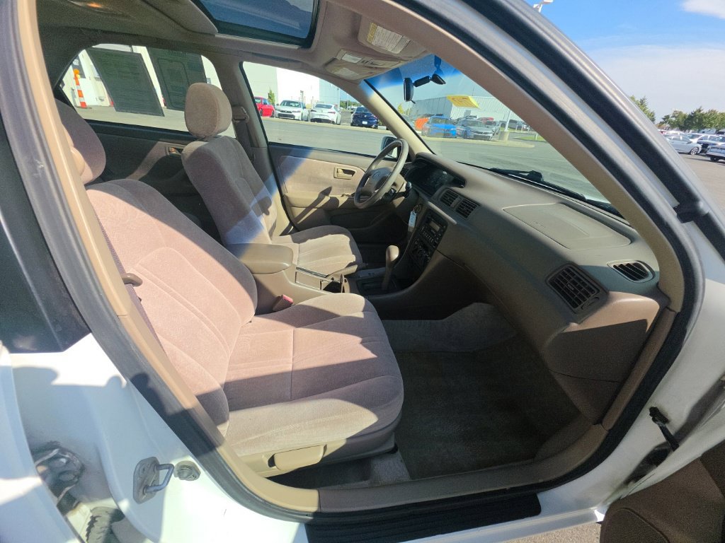 Used 1999 Toyota Camry LE FWD image 29