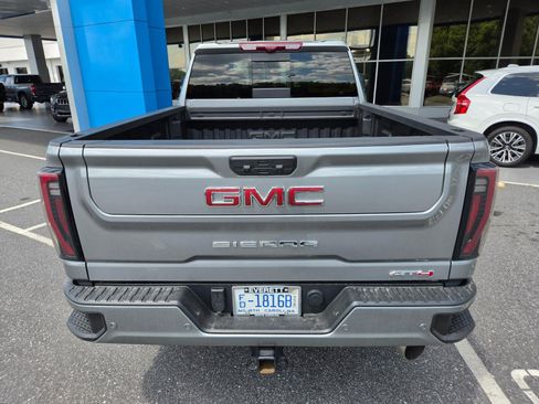 Used 2025 GMC Sierra 2500 AT4 w/ AT4 Premium Plus Package AWD/4WD image 11