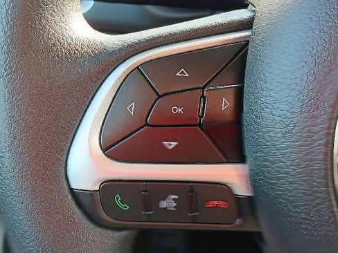 Used 2019 Jeep Renegade Sport image 14