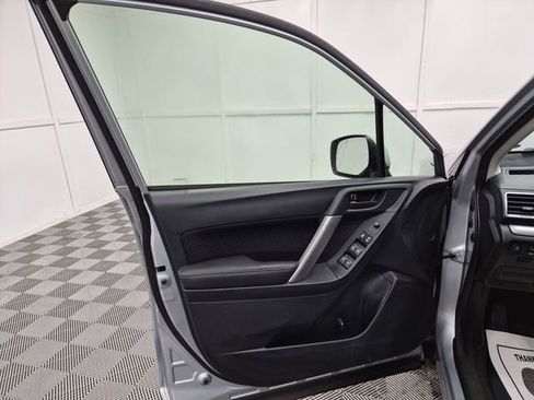 Used 2018 Subaru Forester 2.5i Premium image 12